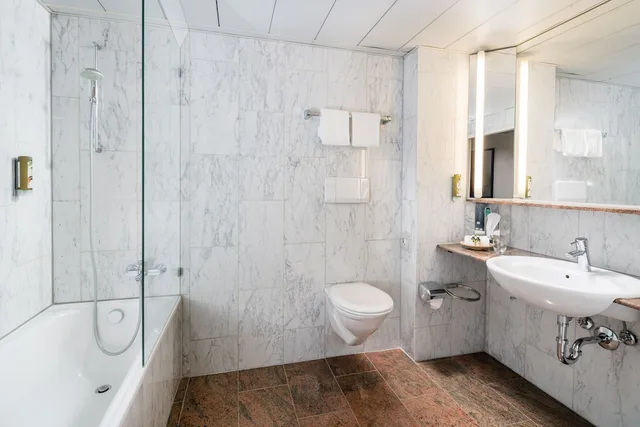 غرفة قياسية بسرير كينج، Steigenberger Hotel Bielefelder Hof 2/3