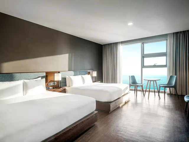 Deluxe, 2 Double Beds, Partial Ocean View, Hotel Tops 10 5/10