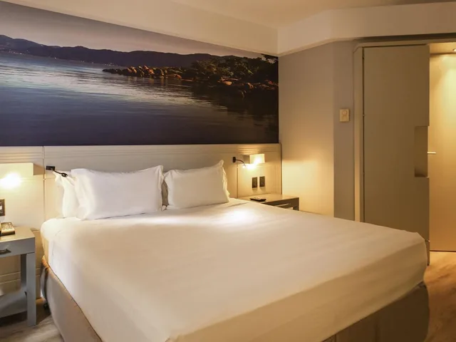 غرفة قياسية بسرير كينج، Novotel Florianopolis 1/5