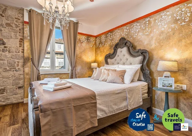 غرفة تُحدَّد عند الوصول، Plaza Marchi Old Town - MAG Quaint & Elegant Boutique Hotels 1/1