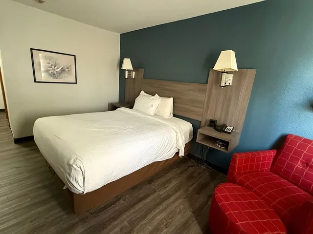 غرفة بسرير كوين لذوي الإعاقة، Baymont By Wyndham Washington Court House 4/7