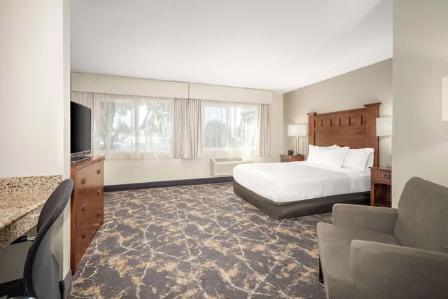 غرفة ديلوكس بسرير كوين لذوي الإعاقة، La Quinta Inn & Suites by Wyndham Grants Pass 1/3