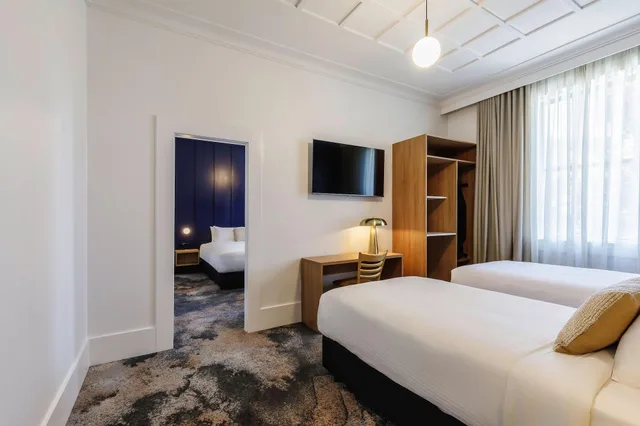 Superior, Suite, Multiple Beds، Royal Exhibition Hotel 2/5