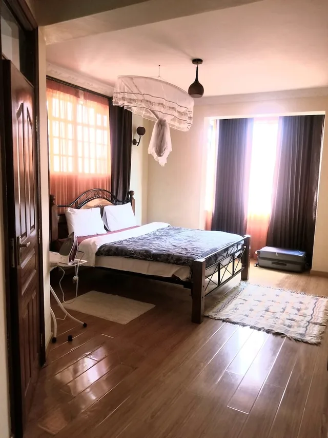 Comfort, Apartment, King Bed, Mani's Home Away From Home 2/7
