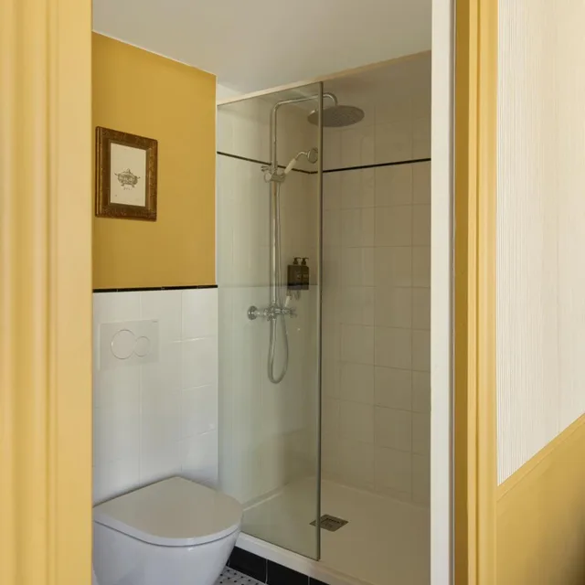غرفة بشرفة، Hotel des Orfevres 4/4
