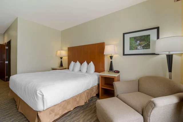 غرفة بسرير مزدوج لذوي الإعاقة، Best Western Plus Park Place Inn & Suites 1/2