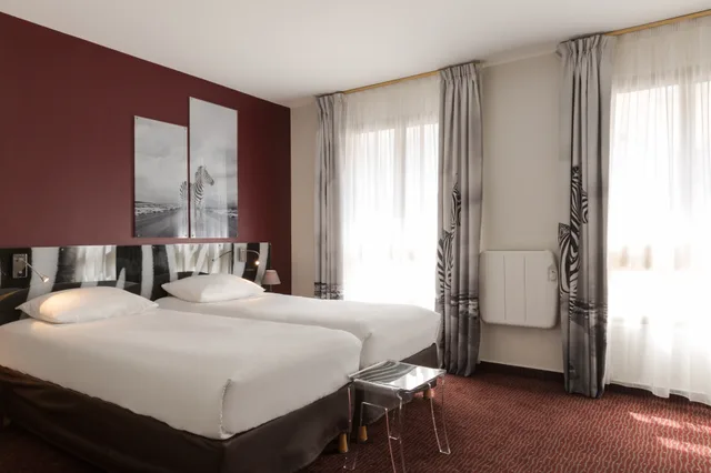 غرفة قياسية بسريرين منفصلين، Hotel the Originals City Rueil Centre 1/1