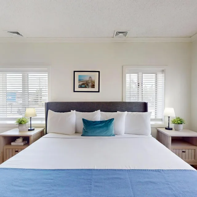 Upper, Suite, King Bed، The Forum 4/8