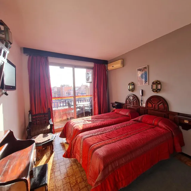 غرفة بسرير مزدوج بشرفة، Hotel Tachfine 2/10