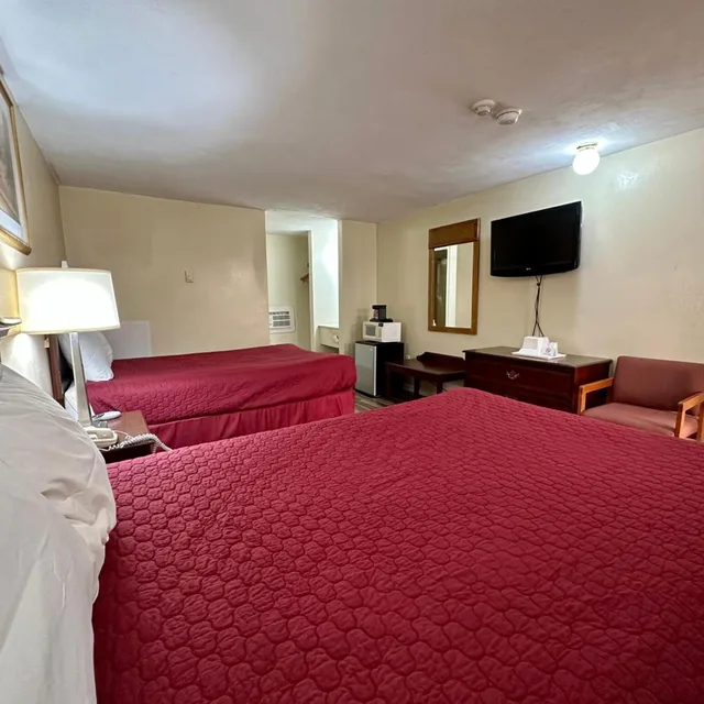 غرفة بسريرين مزدوجين، Red Carpet Inn Pulaski 3/3