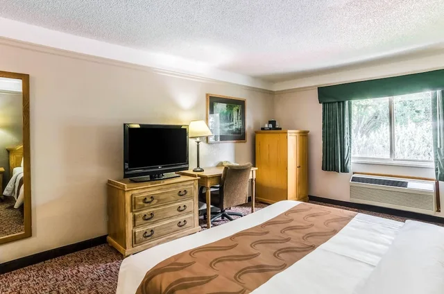 غرفة بسرير كينج لذوي الإعاقة، Quality Inn Buffalo WY 3/4