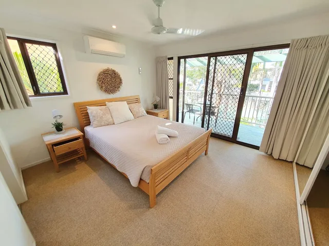 4 Bedrooms, Budget, Town House, 1 Queen and 3 Single Beds، Noosavillage River Resort 2/5