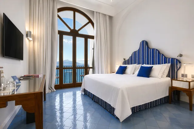جناح سوبيريور بإطلالة على البحر، Grand Hotel Europa Palace 2/8