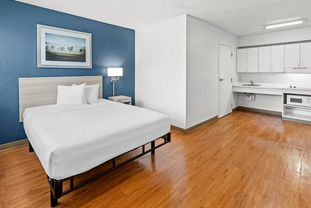 استوديو اقتصادي بسرير كوين، Birch Hill Suites Kansas City - Independence, Mo 3/10
