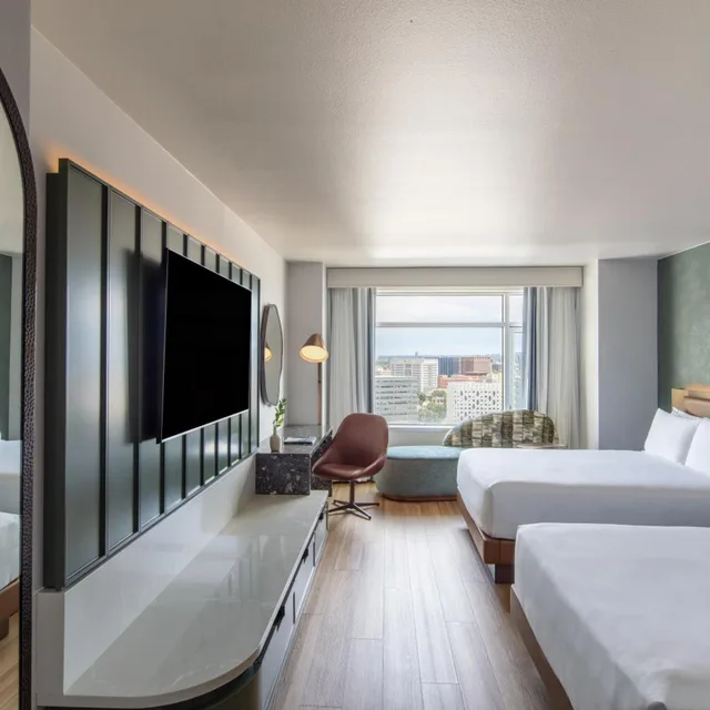 غرفة بسريرين كوين بحوض استحمام لذوي الإعاقة، Hyatt Regency Denver 1/3