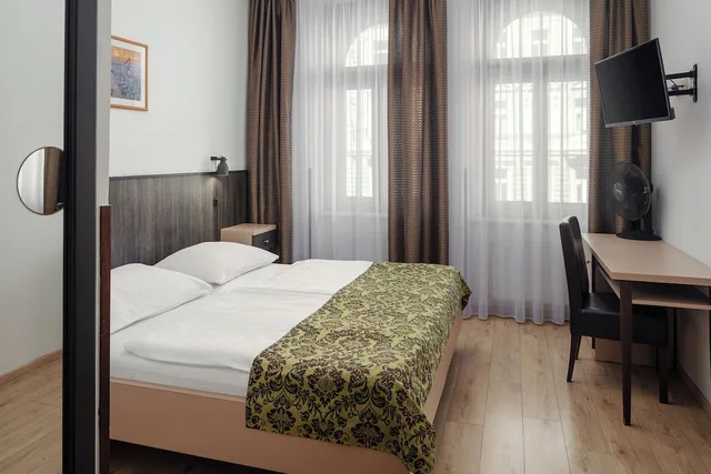غرفة قياسية بسرير مزدوج أو سريرين منفصلين، Prague Centre Superior Hotel 4/10