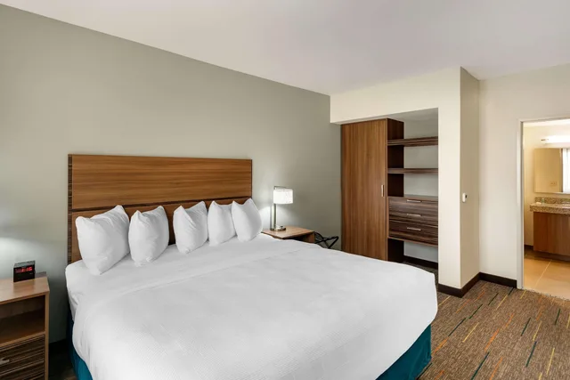 Efficiency, Suite, King Bed, Accessible، Mainstay Suites Lancaster Dallas South 1/2