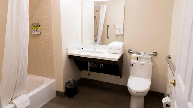 استوديو بسرير كوين لذوي الإعاقة، Candlewood Suites St. Joseph Benton Harbor 2/3