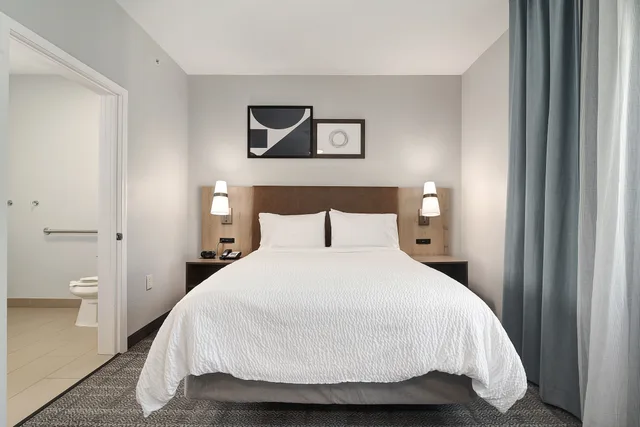 جناح بسرير كينج بغرفة نوم واحدة، Staybridge Suites Longview 1/10