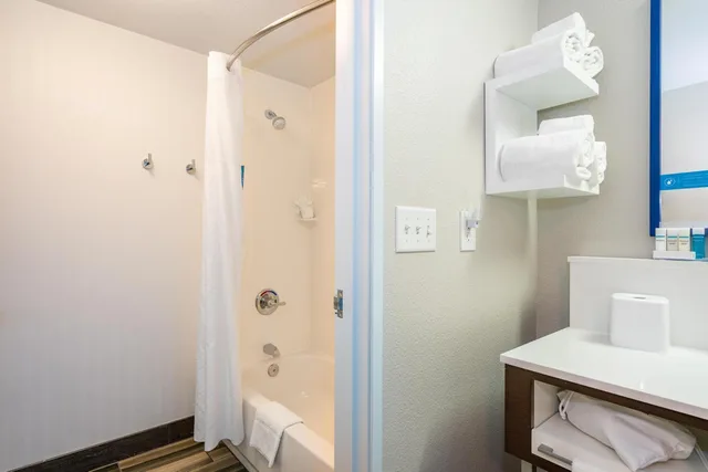 جناح بسرير كينج بغرفة نوم واحدة مع أريكة، Hampton Inn And Suites Flagstaff 2/5