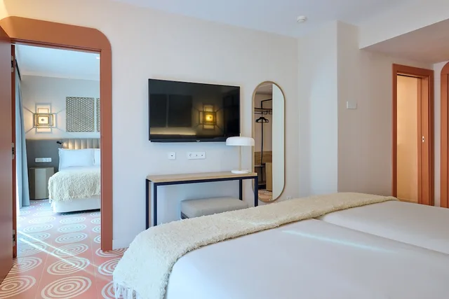 غرفة ثلاثية بسرير كينج، Boutique Hotel Luna Granada Centro 1/4