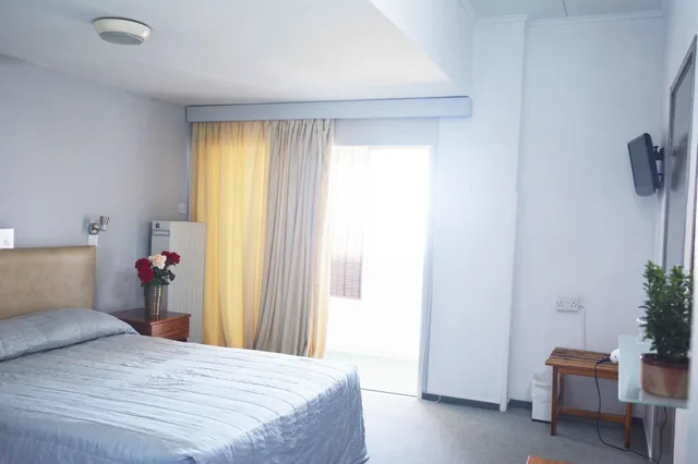 غرفة بسرير مزدوج أو سريرين منفصلين بشرفة، Troodos Hotel 1/4