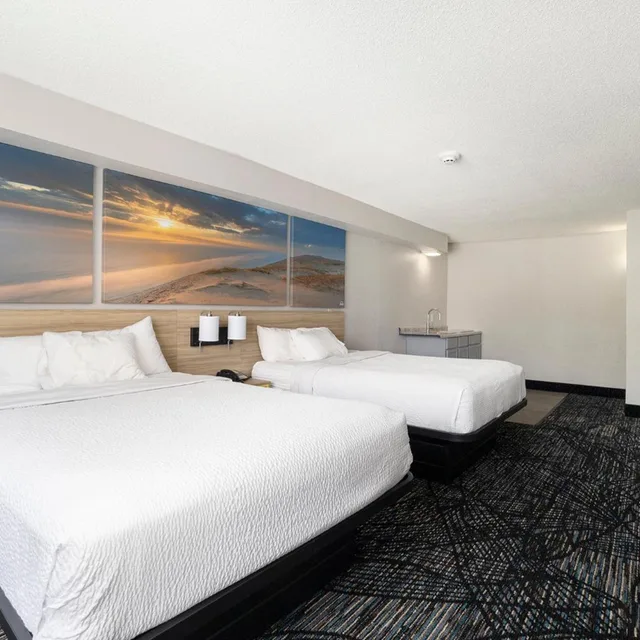 جناح استوديو بسريرين كوين، Days Inn & Suites by Wyndham Muskegon 3/10