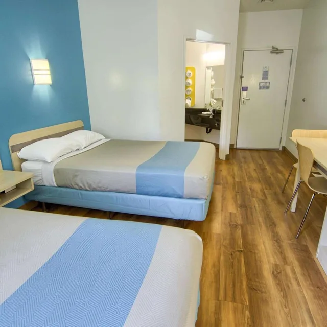 Room, Quadruple, Motel6 Portsmouth, NH 7/10