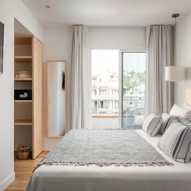 غرفة كلاسيكية رباعية، The Place Mariner - Adults Only 2/10
