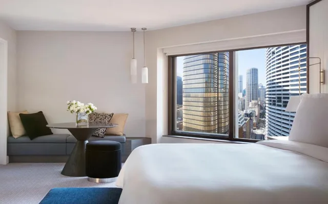 غرفة بريميير بسرير مزدوج بإطلالة على المدينة، Four Seasons Hotel Sydney 1/3
