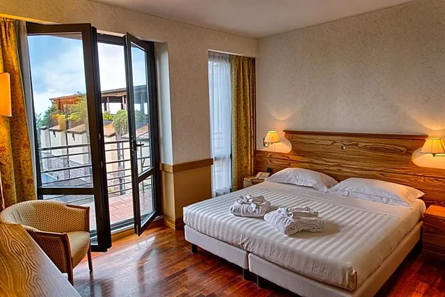 غرفة كلاسيكية عائلية، BV Grand Hotel Assisi 1/3
