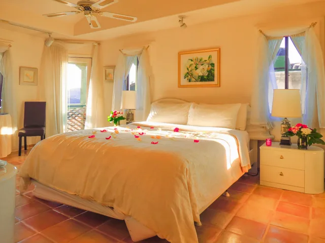 غرفة رومانسية بسرير كينج بشرفة، Topanga Canyon Inn Bed and Breakfast 1/1