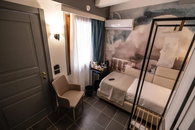 غرفة مفردة بشرفة، Relais Manzoni 4/10