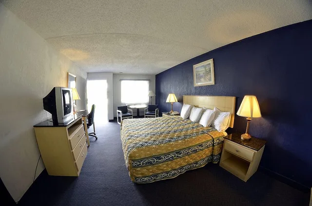غرفة قياسية مفردة بسرير كينج، Superlodge Atlantic City/Absecon 1/2