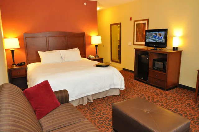 Study, King Bed, Sofa، Hampton Inn Junction City Kansas 3/6