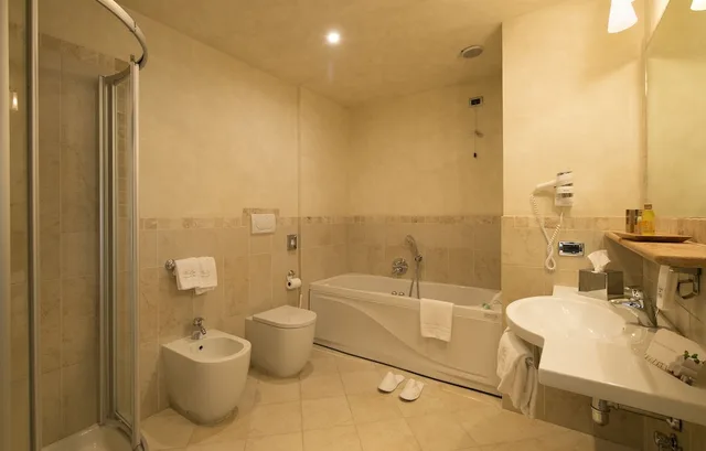 Junior Suite, Queen Bed, Lake View, Hot Tub, Du Lac Vital Mountain 2/2