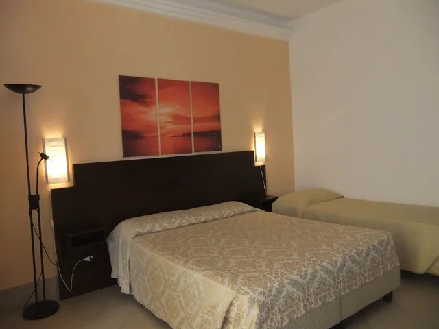 غرفة رباعية بسرير مزدوج وسريرين منفصلين، Hotel Villa Ionia 1/4