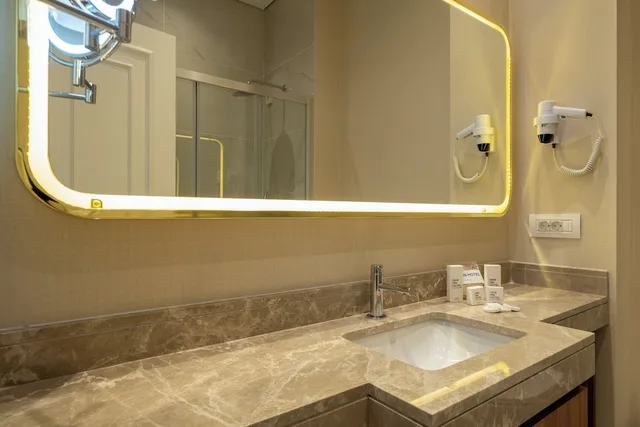 غرفة ديلوكس بسرير كوين مع أريكة، NEW INN HOTEL Old Town 7/8