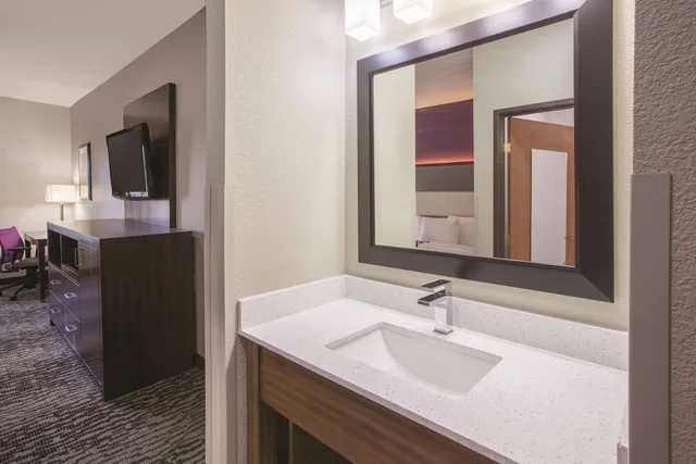 Room, Queen Bed, Accessible, La Quinta Inn & Suites by Wyndham NW Tucson Marana 9/10