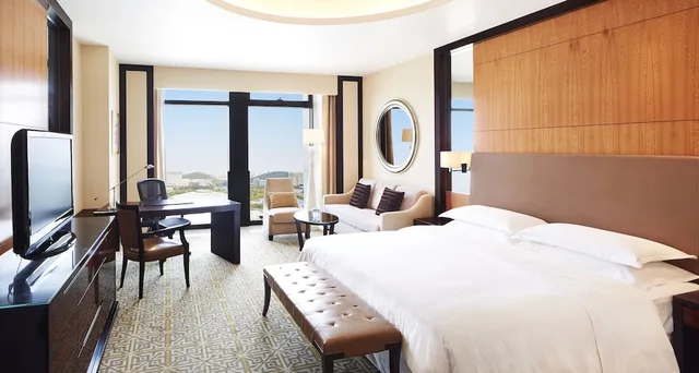 Deluxe, King Bed, City View, Sheraton Jinan Hotel 2/7