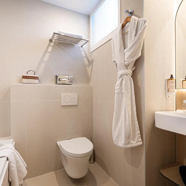 غرفة ثلاثية بإطلالة على البحر، Hotel Albert 1er Nice 7/10