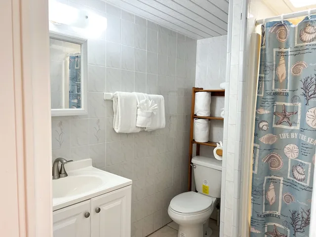 كوخ بسرير كوين مع أريكة، Sunset Cove Beach Resort 4/5