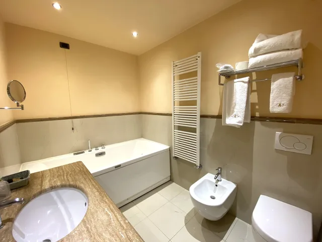 Romantic, Castello, Studio, Suite, Queen and Twin Beds, Jetted Tub، Hotel Castello Di Casiglio 1/1
