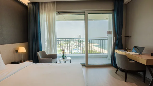 Twin Beds, 1 Double and 1 Single Bed, Partial Ocean View, St. John's Hotel 4/9