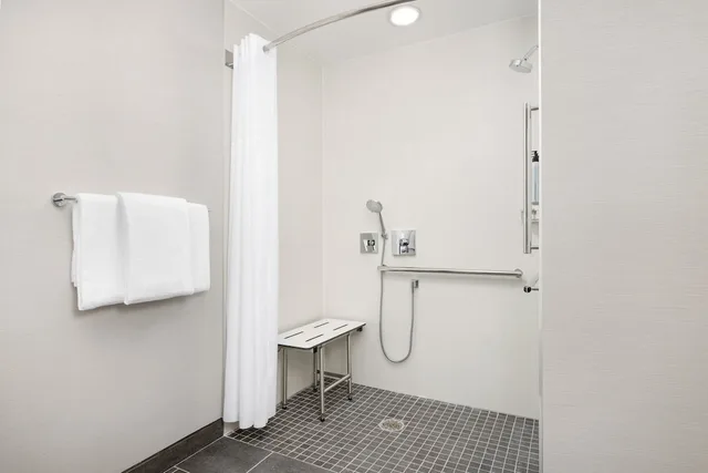 غرفة بسرير كينج مع أريكة لذوي الإعاقة، Courtyard by Marriott Amarillo West/Medical Center 4/4