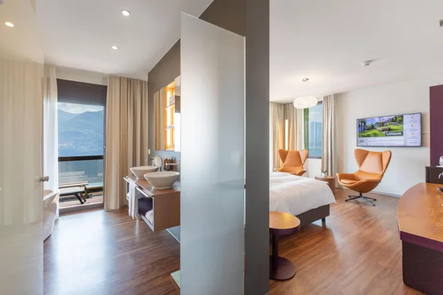 جناح جونيور بانورامي بإطلالة على البحيرة، Parkhotel Brenscino 2/4