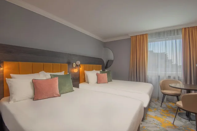 غرفة قياسية بسريرين كوين، Castrum Hotel Szekesfehervar 3/9