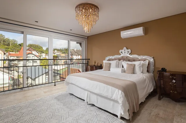 جناح سيغنتشر، Hotel Fioreze Centro 7/9