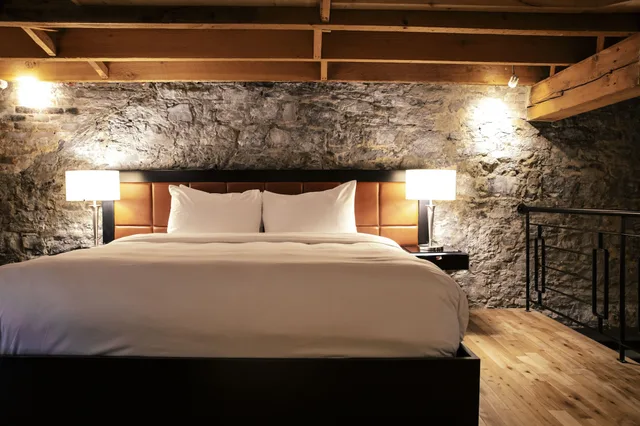 Loft, Deluxe, King Bed, Lofts du Vieux-Port 5/10
