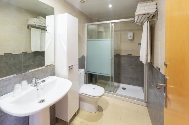 شقة بسريرين مزدوجين بشرفة بغرفتي نوم مع أريكة، Neptuno Apartments 8/10